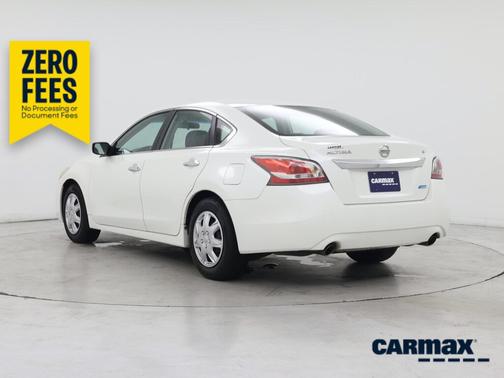 White 2014 Nissan Altima S