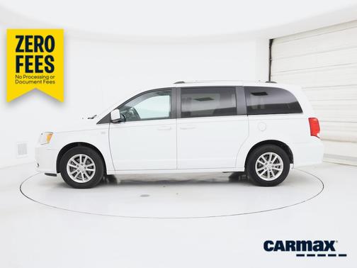 White 2019 Dodge Grand Caravan SXT