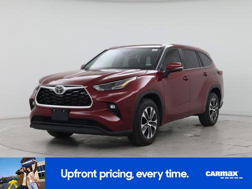 Red 2023 Toyota Highlander XLE