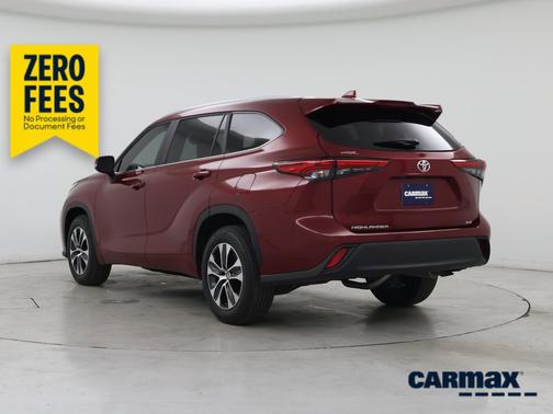 Red 2023 Toyota Highlander XLE