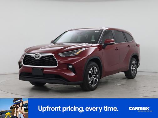 Red 2023 Toyota Highlander XLE