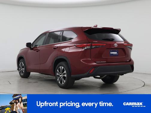 Red 2023 Toyota Highlander XLE