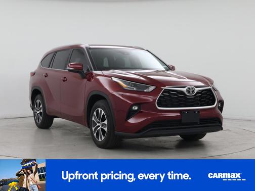 Red 2023 Toyota Highlander XLE