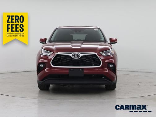 Red 2023 Toyota Highlander XLE