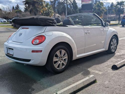 2009 Volkswagen New Beetle S