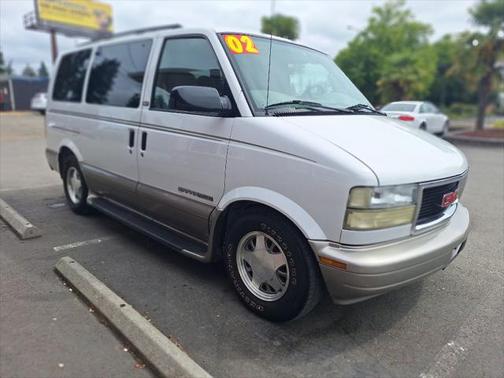 2002 GMC Safari SLT AWD