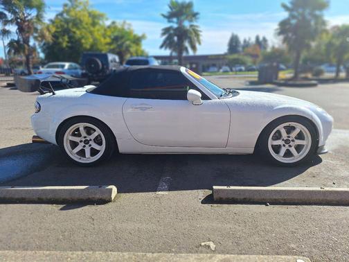 2006 Mazda MX-5 Miata Sport