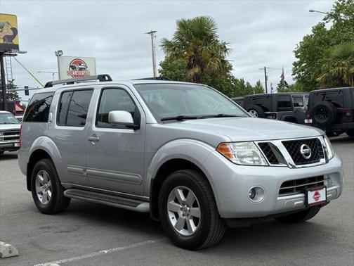 2011 Nissan Pathfinder SV