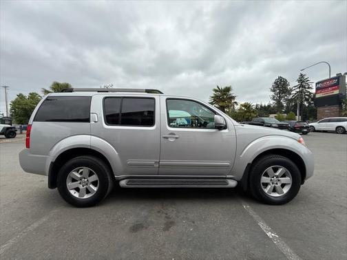 2011 Nissan Pathfinder SV