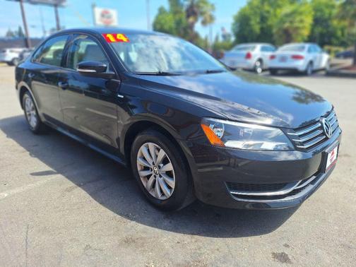 2014 Volkswagen Passat 1.8T S