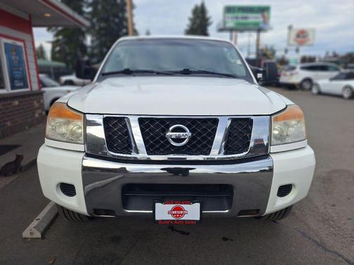 2011 Nissan Titan SV