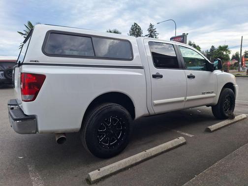 2011 Nissan Titan SV