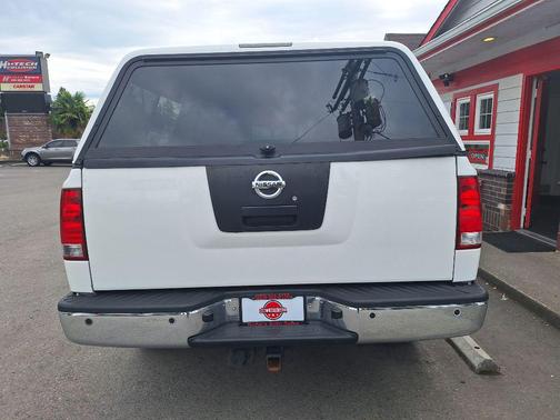 2011 Nissan Titan SV