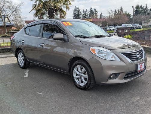 2012 Nissan Versa 1.6 S