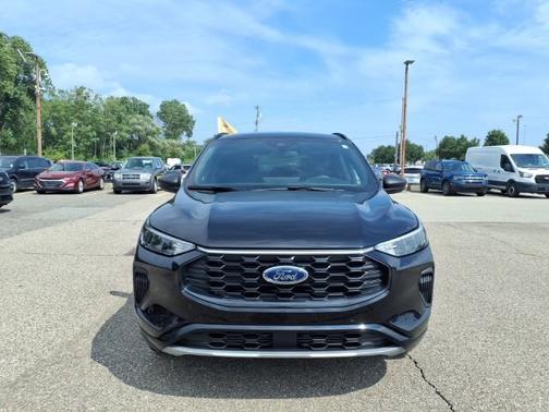 AGATE BLACK METALLIC 2024 Ford Escape ST-LINE