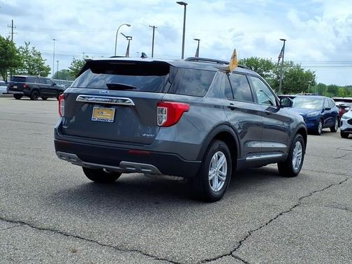 CARBONIZED GRAY METALLIC 2024 Ford Explorer XLT