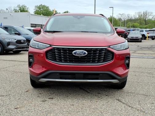 RAPID RED MET TINTED CC 2024 Ford Escape PLATINUM