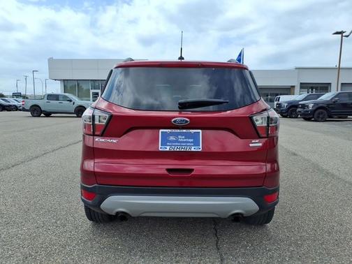 RUBY RED METALLIC TINTED CC 2017 Ford Escape SE