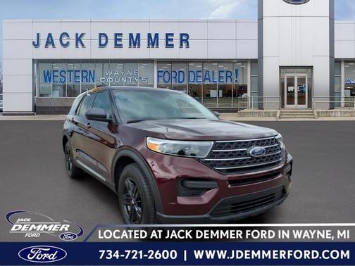 BURGUNDY VELVET MET TINT CC 2022 Ford Explorer XLT