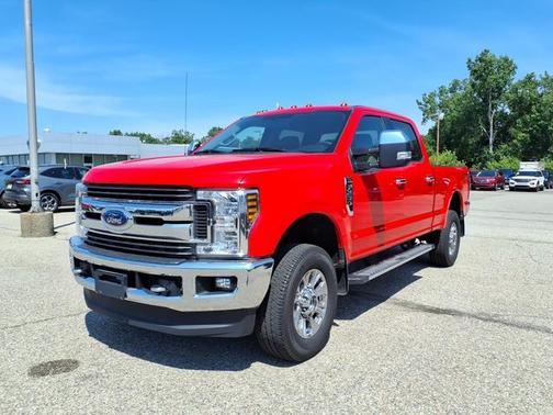 RACE RED 2019 Ford F-250 XLT