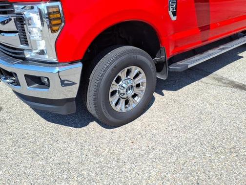 RACE RED 2019 Ford F-250 XLT
