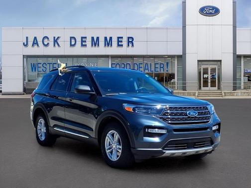 STONE BLUE METALLIC 2022 Ford Explorer XLT SUV