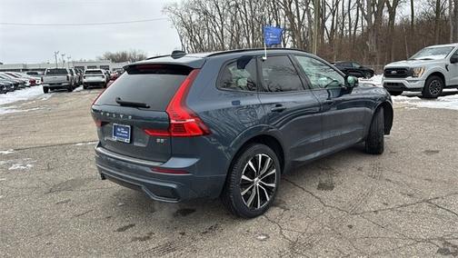 2023 Volvo XC60 B5 PLUS DARK THEME