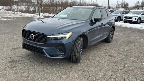 2023 Volvo XC60 B5 PLUS DARK THEME