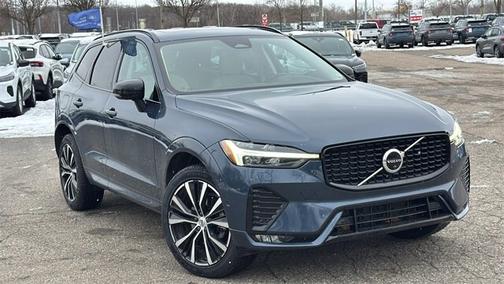 2023 Volvo XC60 B5 PLUS DARK THEME