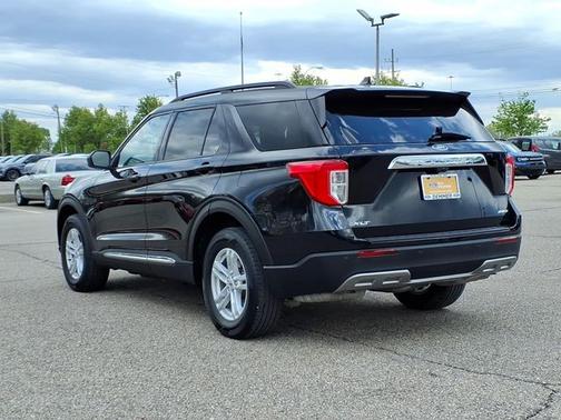 AGATE BLACK METALLIC 2023 Ford Explorer XLT