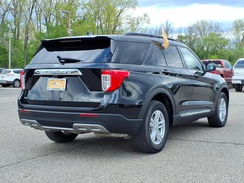 AGATE BLACK METALLIC 2023 Ford Explorer XLT