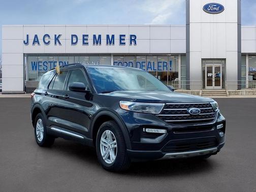 AGATE BLACK METALLIC 2023 Ford Explorer XLT
