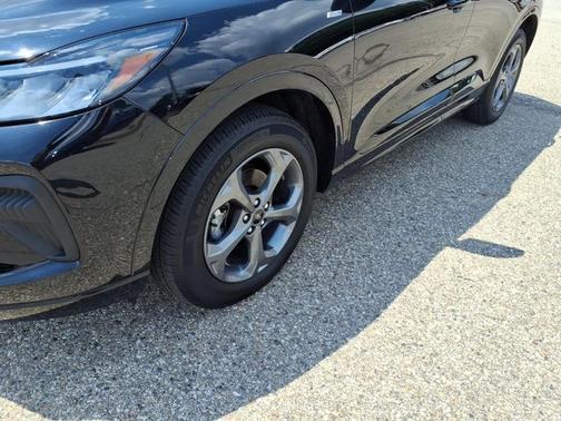 AGATE BLACK METALLIC 2024 Ford Escape ST-LINE