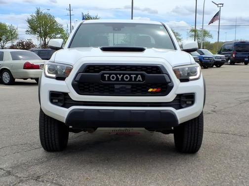 Super White 2019 Toyota Tacoma TRD PRO