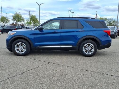 ATLAS BLUE METALLIC 2023 Ford Explorer XLT