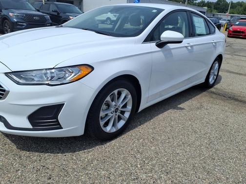 OXFORD WHITE 2020 Ford Fusion SE
