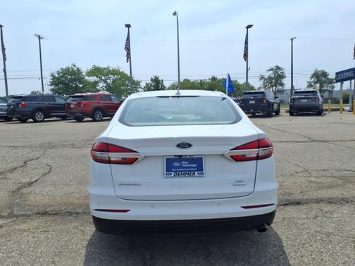 OXFORD WHITE 2020 Ford Fusion SE