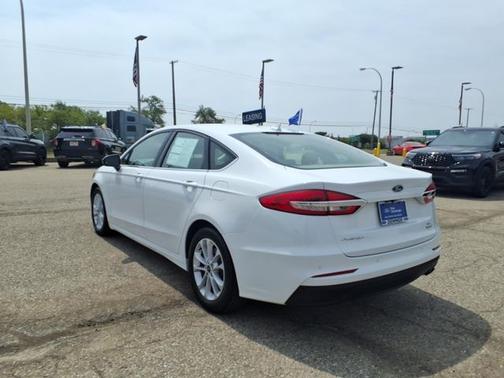 OXFORD WHITE 2020 Ford Fusion SE