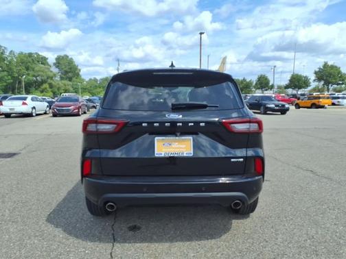 AGATE BLACK METALLIC 2024 Ford Escape ST-LINE