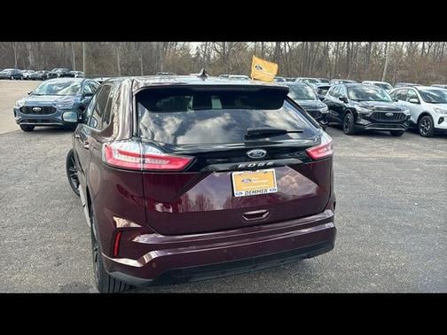 BURGUNDY VELVET MET TINT CC 2023 Ford Edge ST LINE