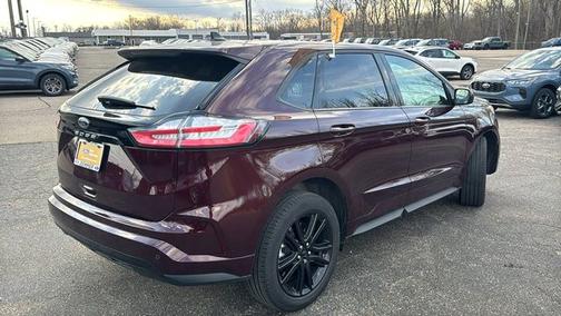 BURGUNDY VELVET MET TINT CC 2023 Ford Edge ST LINE