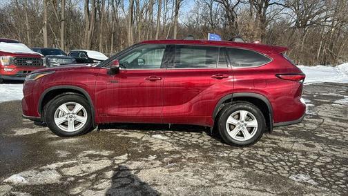 2021 Toyota Highlander LE