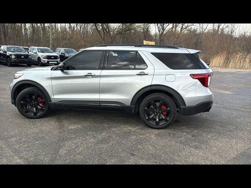 ICONIC SILVER METALLIC 2023 Ford Explorer ST
