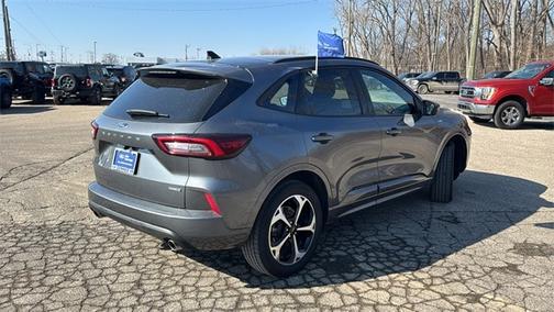 2023 Ford Escape ST-LINE SELECT