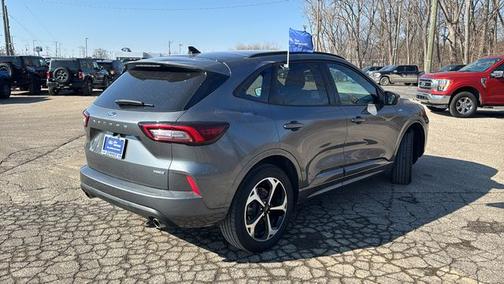 2023 Ford Escape ST-LINE SELECT