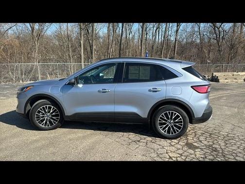BLEU GLACIER ARGENT MÉTALL 2022 Ford Escape SEL