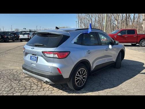 BLEU GLACIER ARGENT MÉTALL 2022 Ford Escape SEL