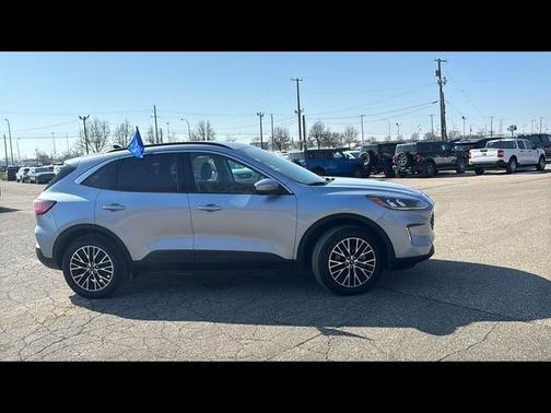 BLEU GLACIER ARGENT MÉTALL 2022 Ford Escape SEL
