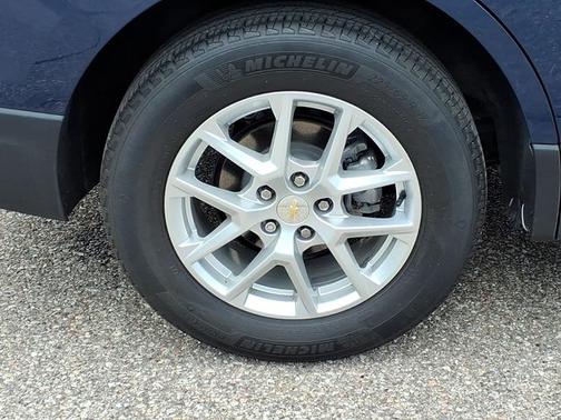 Blue Glow Metallic 2022 Chevrolet Equinox LT W/1LT