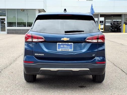 Blue Glow Metallic 2022 Chevrolet Equinox LT W/1LT